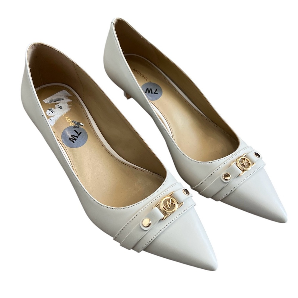 Michael Kors Womens Mandy Flex Kitten Pump Light Cream